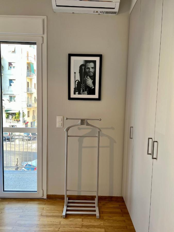 Mrs Holiday Apartment Athén Kültér fotó